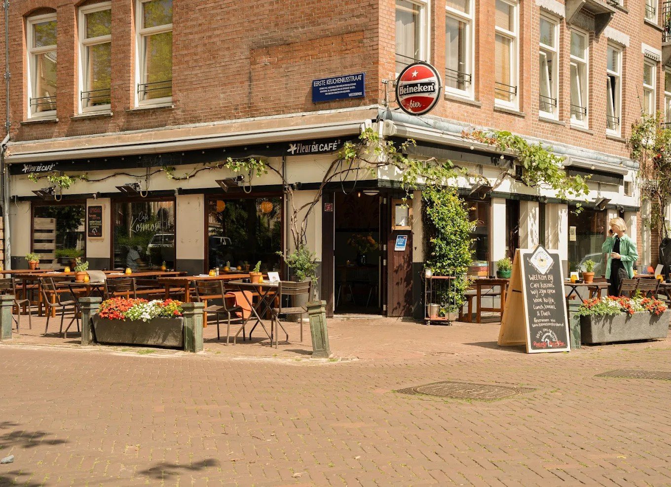 Cafe Kosmos